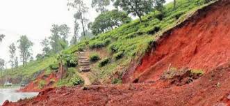 நாட்டில் தற்போது நிலவி வரும் கடும் மழைத்துடனான காலநிலை காரணமாக, 11 மாவட்டங்களுக்கு முதலாம் மற்றும் இரண்டாம் கட்ட மண்சரிவு அபாய எச்சரிக்கை